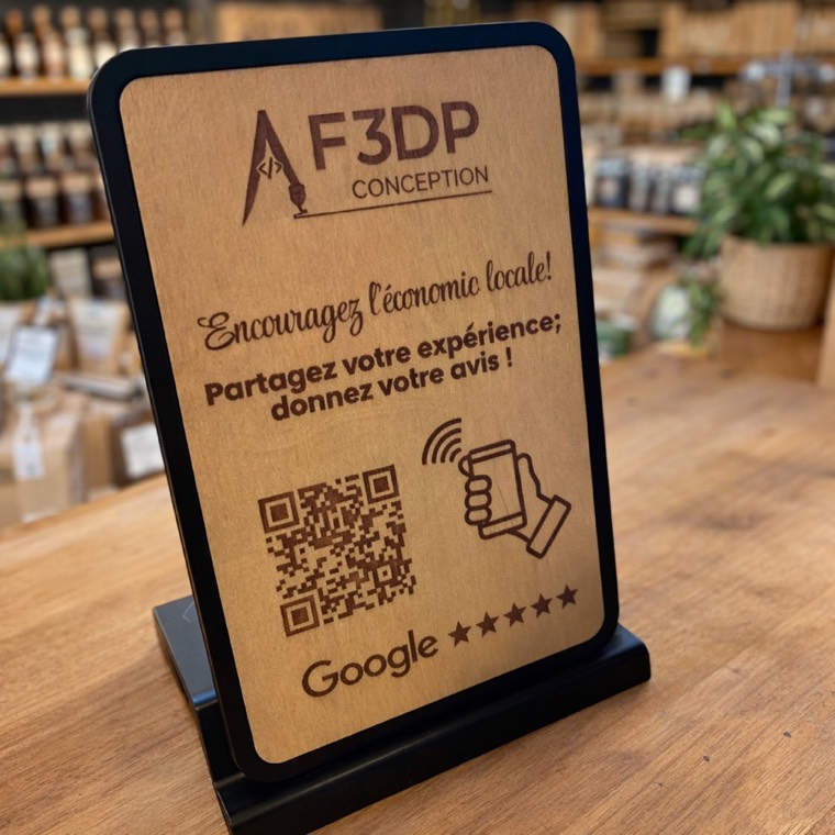 Affiche personnalisée NFC en bois gravé avec logo d'entreprise et affichette interchangeable