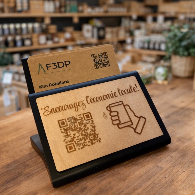 Affichette standard NFC en bois gravé, format compact pour comptoir
